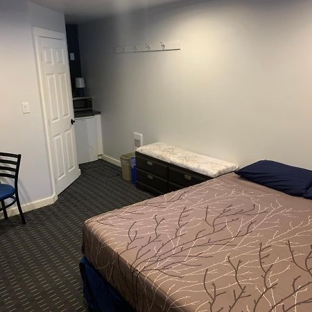 Peaks Lodge Revelstoke Bagian luar foto