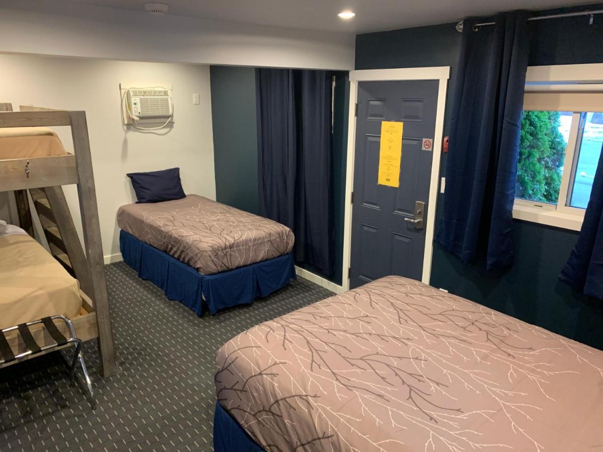 Peaks Lodge Revelstoke Bagian luar foto