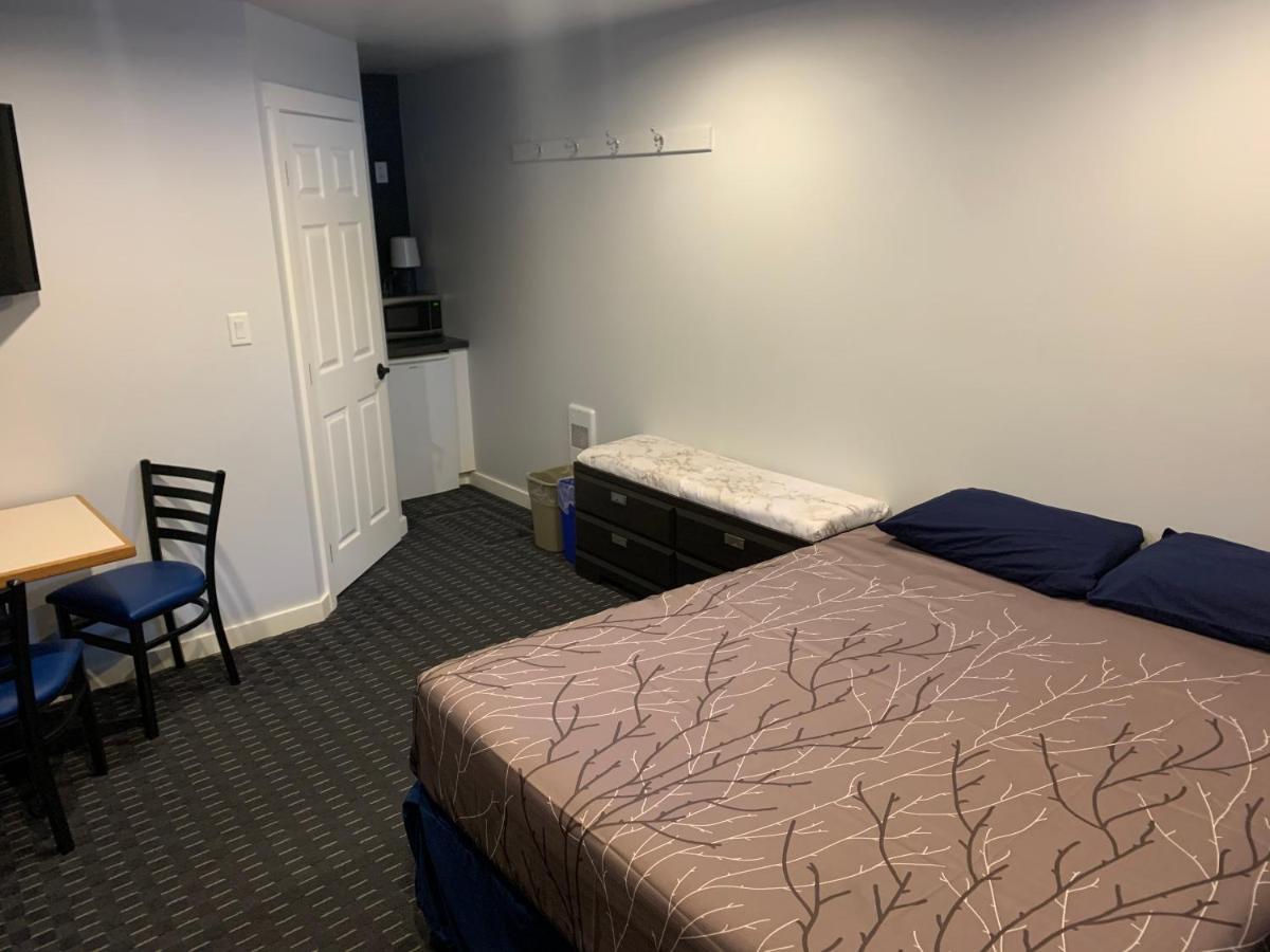 Peaks Lodge Revelstoke Bagian luar foto