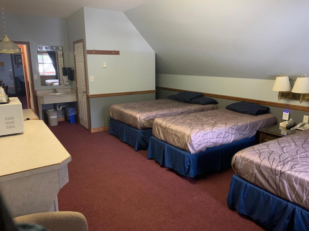 Peaks Lodge Revelstoke Bagian luar foto