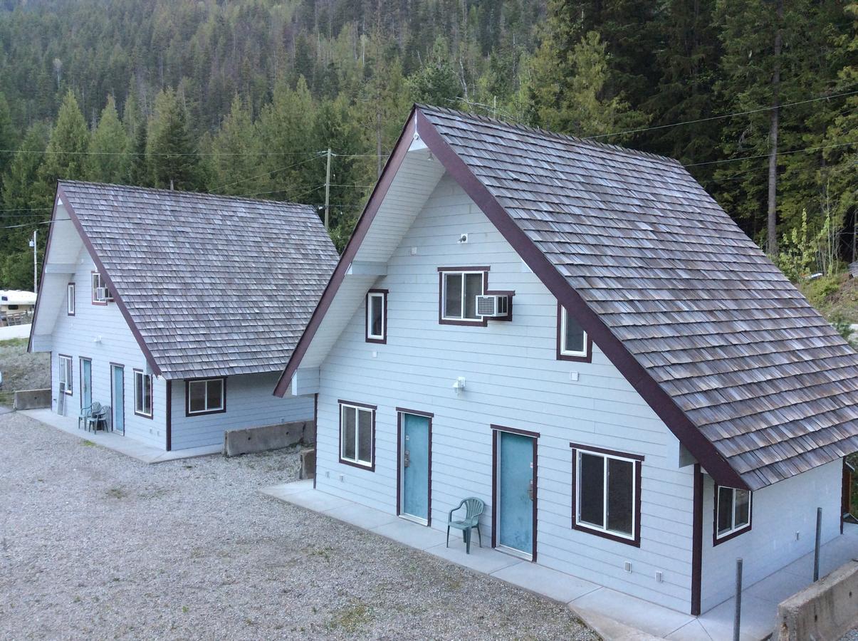 Peaks Lodge Revelstoke Bagian luar foto