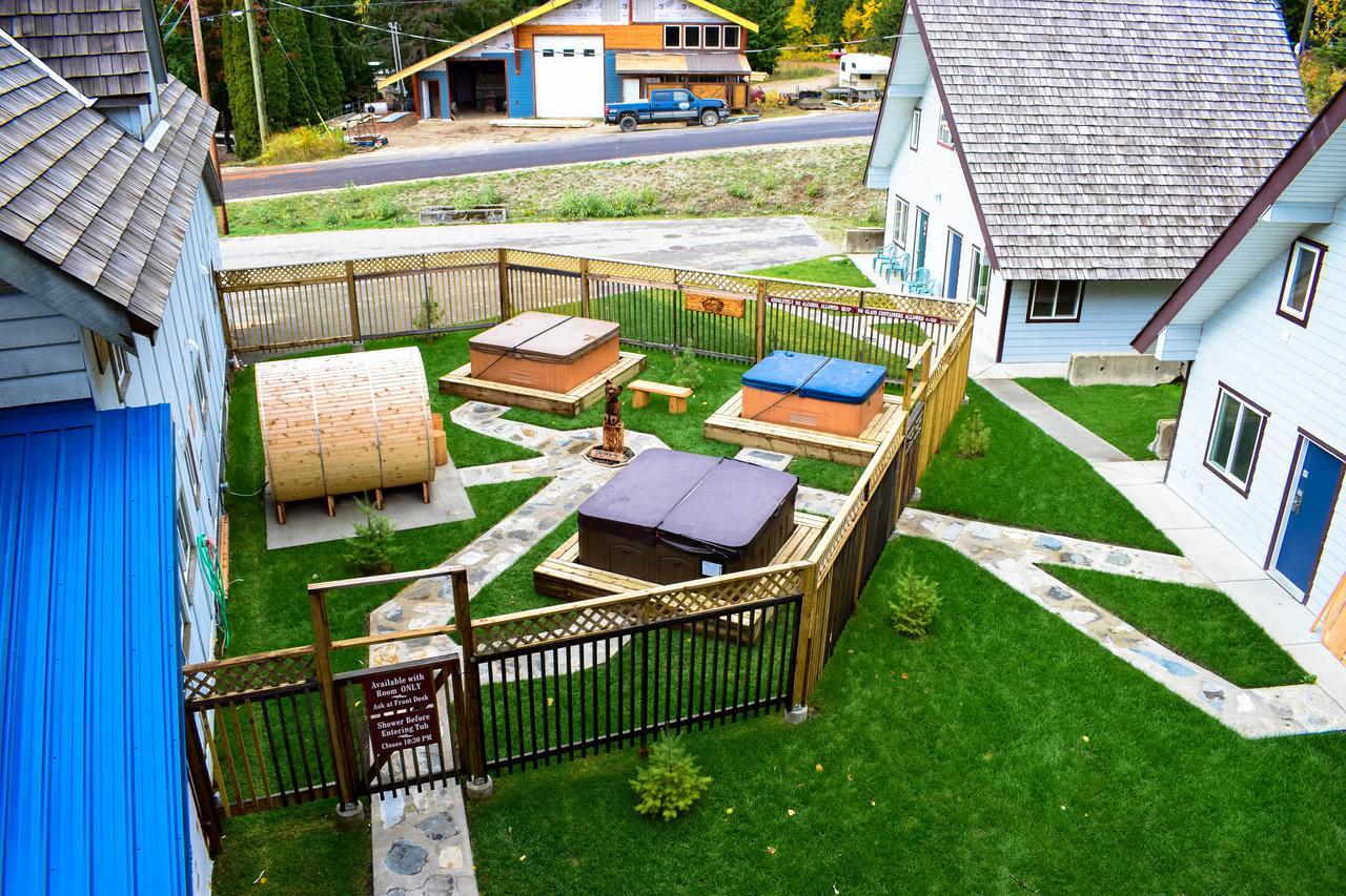 Peaks Lodge Revelstoke Bagian luar foto
