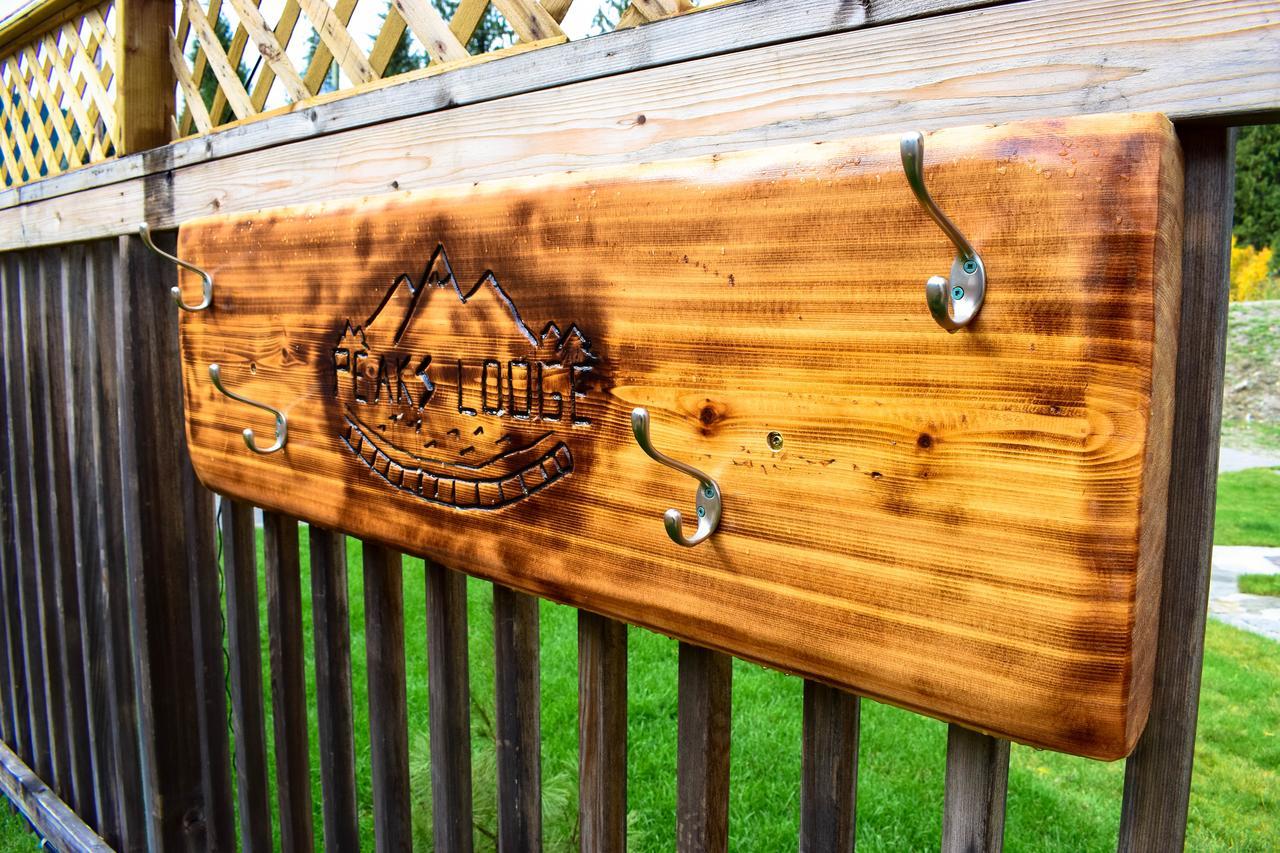 Peaks Lodge Revelstoke Bagian luar foto