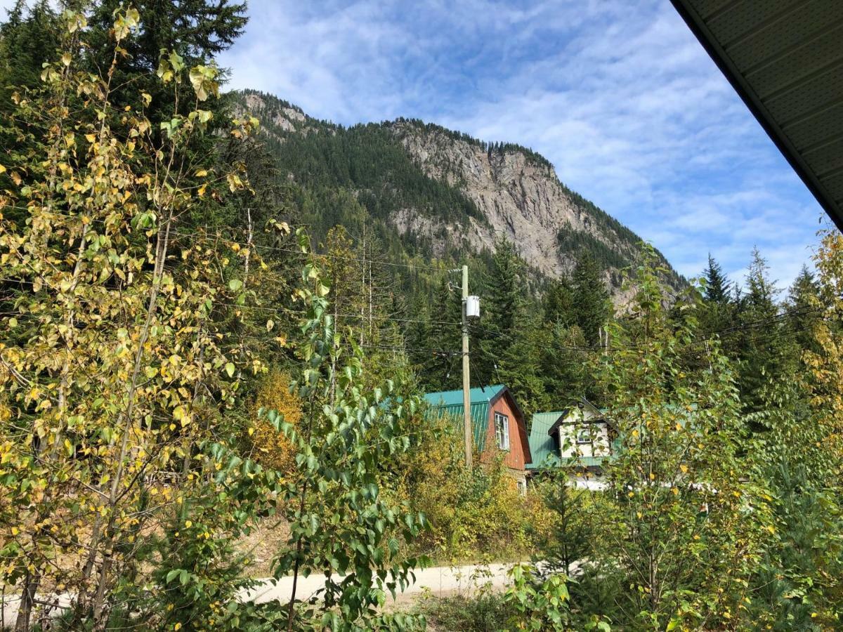 Peaks Lodge Revelstoke Bagian luar foto